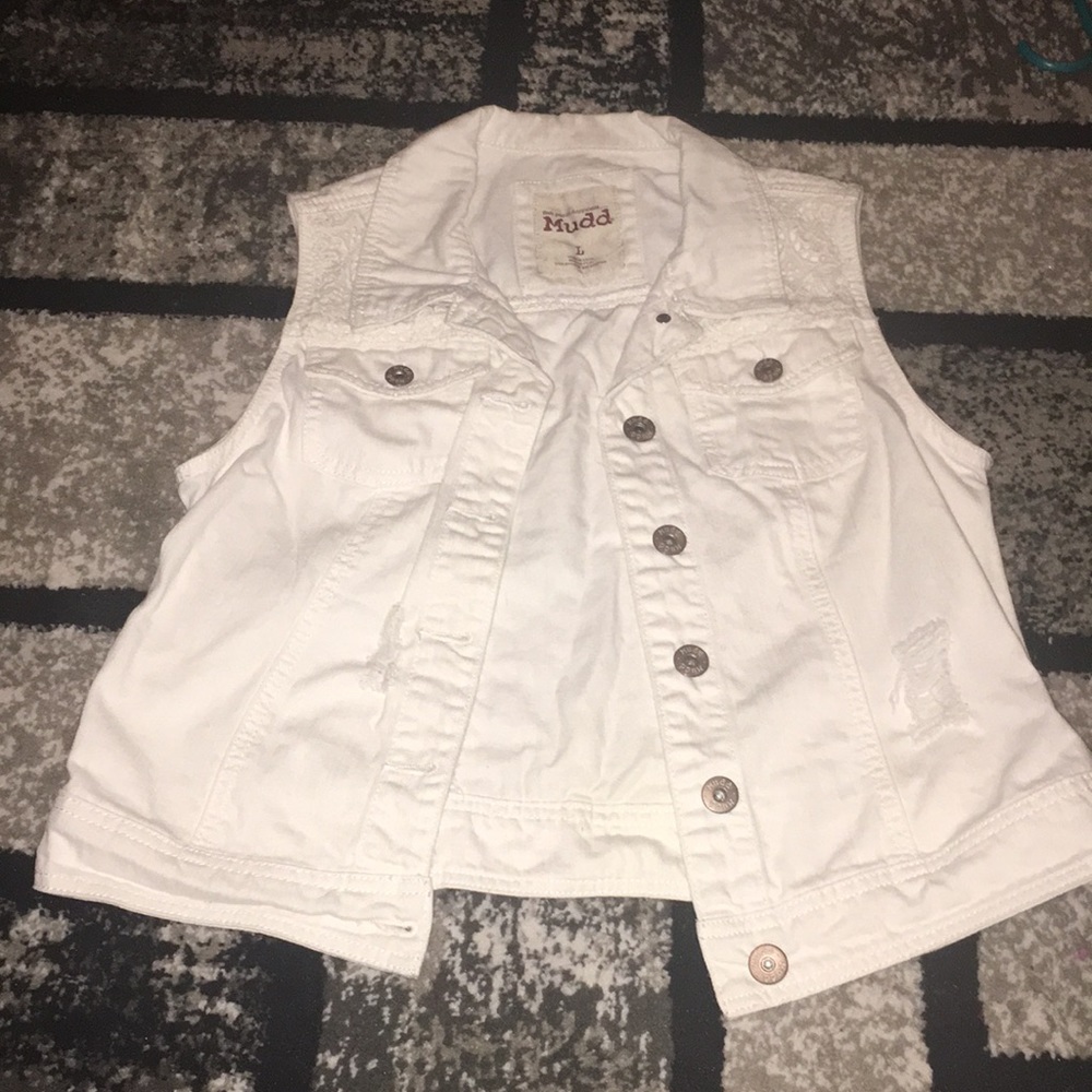 Very cute white vest with lace detail